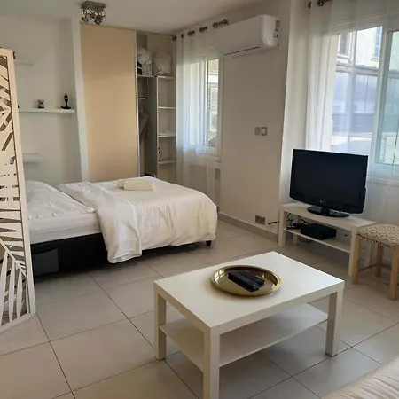 B075-studio Agreable Centre