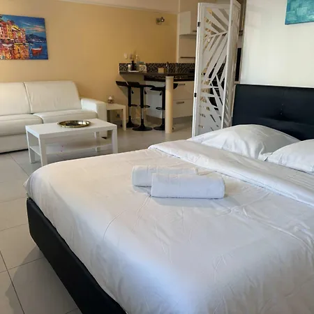 B075-studio Agreable Centre Apartman *