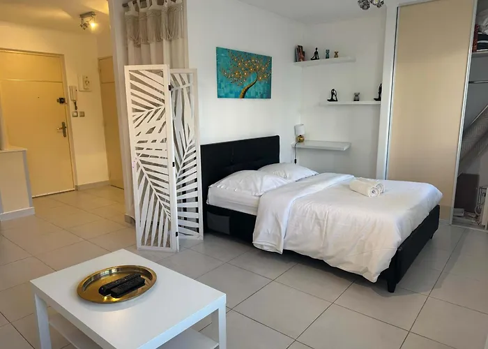 B075-studio Agreable Centre Apartman *